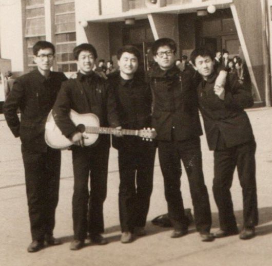 서울대 재학 시절 김 후보의 모습(오른쪽에서 두 번째).