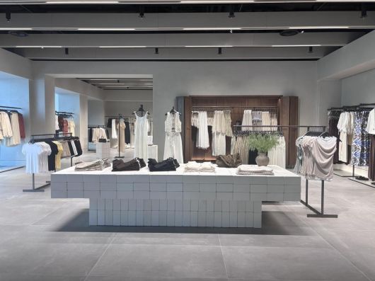 9일 새 단장한 자라 눈스퀘어 플래그십스토어. 황소영 기자fangso@donga.com