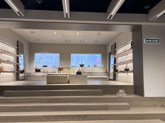 9일 새 단장한 자라 명동  눈스퀘어 플래그십스토어. 황소영 기자 fangso@donga.com