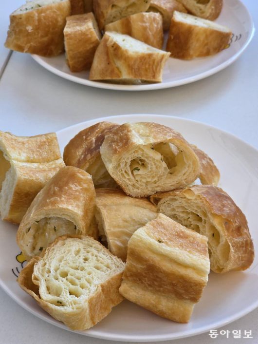 고 프란시스코 교황이 해미읍성 성지를 방문했을 때 간식으로 선정됐던 서산육쪽마늘로 만든 키스링 마늘빵.