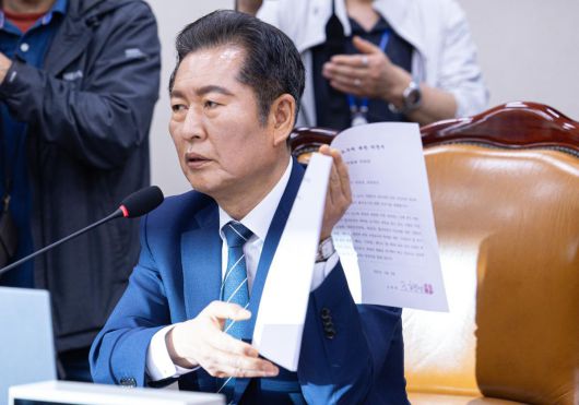 동아일보