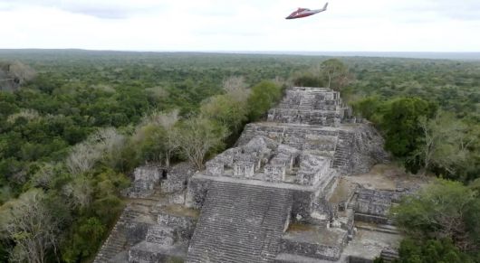 멕시코 유적지에 헬기로 착륙한 듯한 모습이 유튜버 미스터비스트의 영상에 담겼다. 유튜브 채널 ‘미스터 비스트’ 영상 캡처