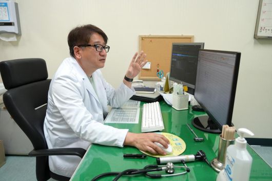 분당제생병원 소아청소년과 변성환 과장이 뇌전증에 대해 설명하고 있다. 분당제생병원 제공.