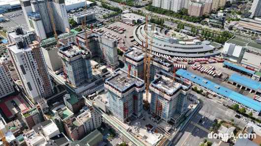 2022년 붕괴 사고가 발생한 광주 서구 화정동 아이파크 현장. 전면 철거 후 단지 이름을 광주 센테니얼 아이파크로 변경했다.