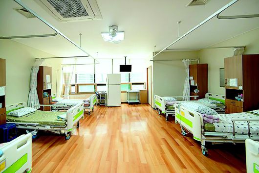 6인실 병동.