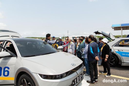 현대차그룹이 고령 운전자 교통사고 예방을 위한 시니어 안전 드라이빙 데이 교육 프로그램을 운영한다.