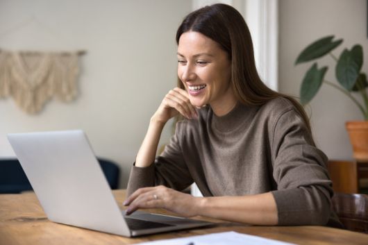 사람들은 실제로 AI 챗봇과 대화하며 기쁨, 슬픔, 분노, 두려움 등 다양한 감정을 느꼈다. 게티이미지