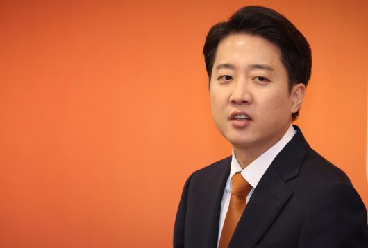 이준석 개혁신당 대선후보가 29일 오전 서울 여의도 국회에서 열린 TV토론 당시 여성 신체 부위 언급에 대한 입장과 이재명 더불어민주당 후보 아들 의혹에 대한 긴급 기자회견에서 취재진의 질문에 답변하고 있다. 2025.05.29. 뉴시스