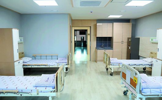 경도요양병원 신관 병실.