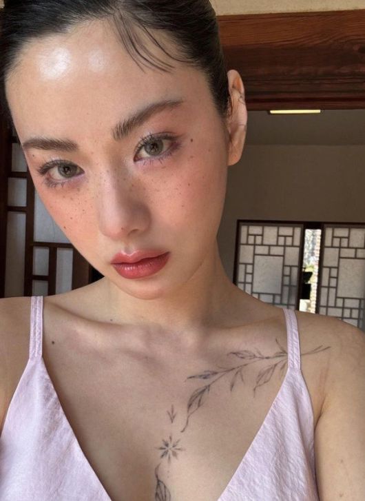 나나. 문신 완전 제거 전.