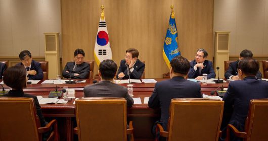 이재명 대통령이 9일 서울 용산구 대통령실 청사에서 열린 비상경제점검 TF 2차 회의를 주재하고 있다.  (대통령실 제공) 2025.6.9