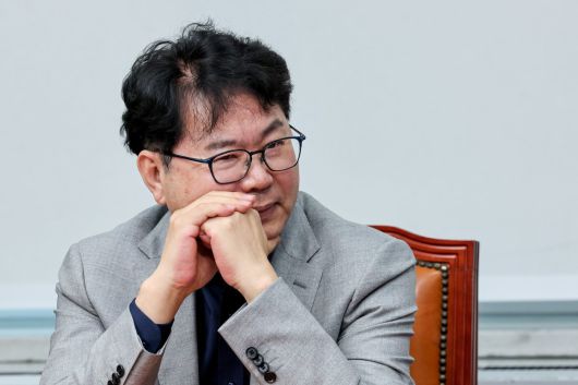 이한주 민주연구원장이 5일 오전 서울 여의도 국회에서 열린 더불어민주당 최고위원회의에 참석하고 있다. 2025.6.5/뉴스1