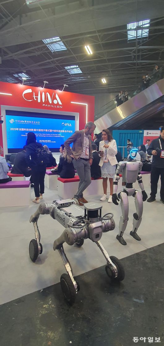 11일(현지 시간) ‘비바테크’ 중국관에서 관심을 모은 중국 유니트리의 로봇들.