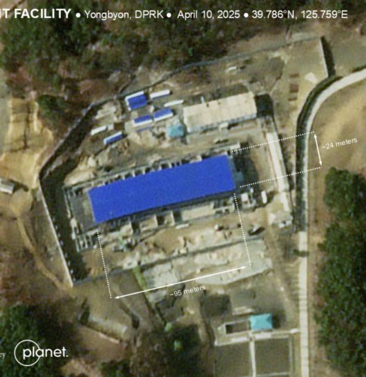 “北영변에 새 핵 시설” 미국 싱크탱크 미들베리국제연구소의 제프리 루이스 교수가 11일(현지 시간) ‘X’에 북한 영변의 신규 핵 시설로 추정되는 위성사진을 공개했다. 9일 라파엘 그로시 국제원자력기구(IAEA) 사무총장 또한 영변에서 북한 평양 근교 강선 핵 시설과 유사한 특징을 지닌 시설이 건설되고 있다고 언급했다. 사진 출처 ‘X’
