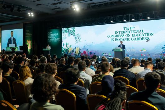 9일 서울 강남구 코엑스 그랜드볼룸에서 폴 스미스 BGCI 사무총장이 개막 연설을 하고 있다. 국립수목원 제공