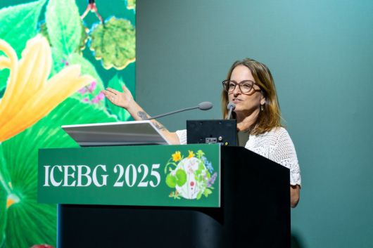 미국 마이애미 페어차일드 열대식물원의 애미 패돌프가 예술과 과학의 융복합 접근에 대해 말하고 있다. 국립수목원 제공