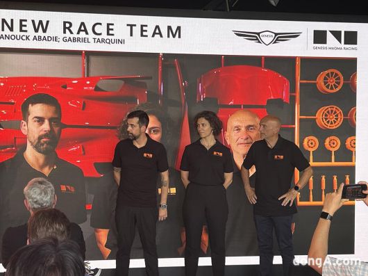 이번에 제네시스마그마레이싱에 새롭게 합류한 (왼쪽부터) 저스틴 테일러 GMR 최고엔지니어와 아누크 아바디 GMR 팀매니저, 가브리엘 타퀴니 GMR 스포츠디렉터.