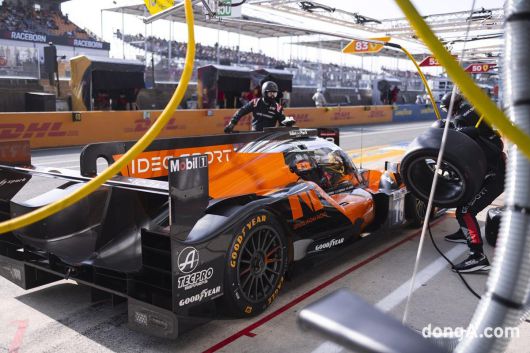 이번 르망24시 LMP2클래스에 출전한 제네시스-IDEC스포츠 경주차.