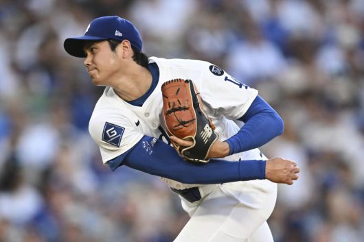 LA 다저스 ‘투수’ 오타니 쇼헤이가 17일 샌디에이고와의 미국프로야구 메이저리그(MLB) 안방경기에 선발 등판해 역투하고 있다. 팔꿈치 수술 이후 663일 만에 실전 마운드에 오른 오타니는 최고 구속 시속 161km를 기록하며 1이닝 1실점 했다. 로스앤젤레스=AP 뉴시스
