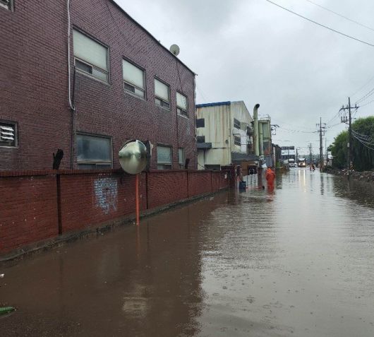 인천시 서구 오류동 도로가 침수된 모습. (인천시 제공) 2025.6.20/뉴스1