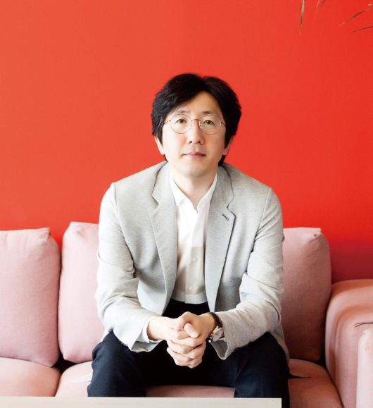 신형철 문학평론가.