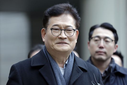동아일보