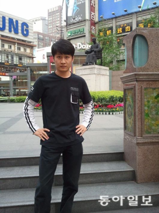 2013년 중국 청도에서. 주변 사람들은 차영철 씨를 한족으로 알고 있었다.