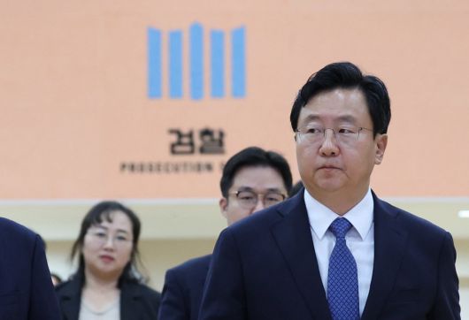 정진우 신임 서울중앙지검장이 4일 오전 서울 서초구 서울중앙지방검찰청에서 열린 제65대 정진우 검사장 취임식에 참석하고 있다. 뉴시스