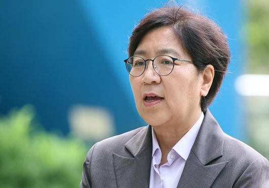 정은경 보건복지부 장관 후보자가 30일 오전 서울 중구 소월로 T타워에 마련된 인사청문회 준비 사무실로 출근하며 취재진의 질문에 답변하고 있다. 2025.6.30 뉴스1