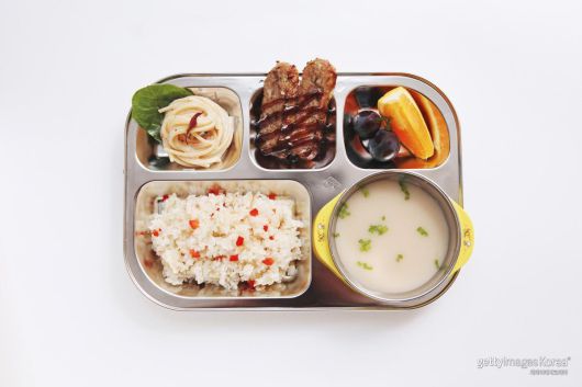 동아일보