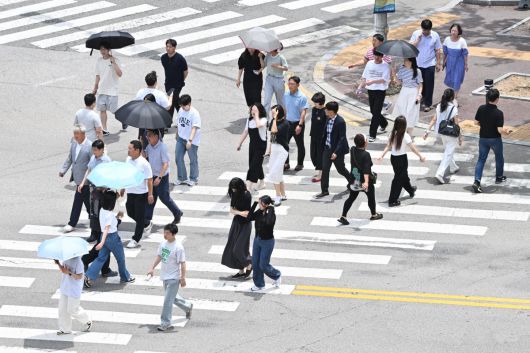 동아일보