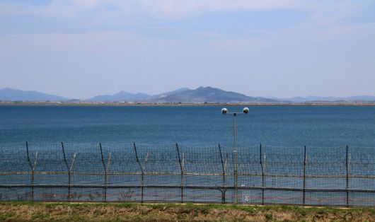 북한 평산 우라늄 정련공장에서 정화되지 않은 폐수가 방류되고, 공장 가동률도 최근 상승한 정황이 위성 영상 분석으로 드러났다. IAEA는 이 같은 보고를 인지하고 있으며, 한국 원자력 당국과 접촉 중이라고 밝혔다. (사진=게티이미지뱅크.)
