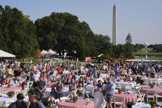 4일 백악관에서 서명식 행사를 연 트럼프 대통령. 워싱턴=AP 뉴시스