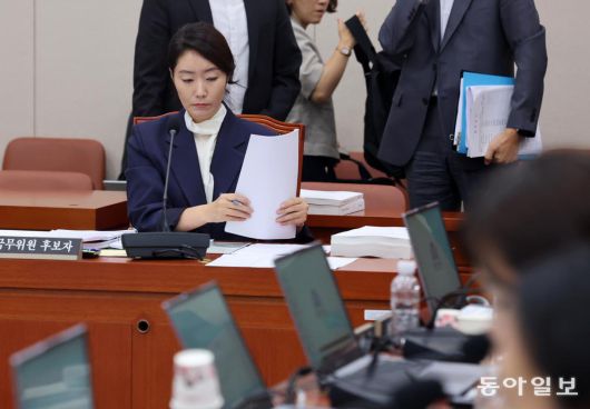 14일 오후 서울 여의도 국회에서 강선우 여성가족부 장관 후보자 인사청문회가 열렸다. 장승윤 기자 tomato99@donga.com