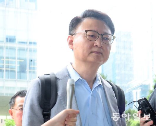 구세현 前 웰바이오텍 대표 조사 구세현 전 웰바이오텍 대표가 13일 오전 서울 종로구에 있는 김건희 특검(특별검사 민중기) 사무실에 출석하고 있다. 장승윤 기자 tomato99@donga.com