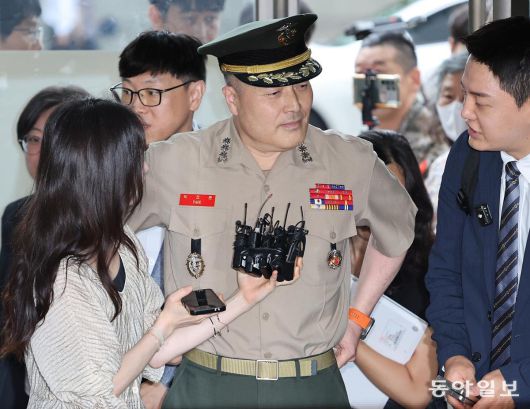 채상병 사망 사건 초동조사 당시 수사외압을 폭로했던 박정훈 해병대 수사단장(대령)이 16일 서울 서초구 순직해병특검 사무실에 참고인 신분으로 출석하고 있다. 송은석 기자 silverstone@donga.com