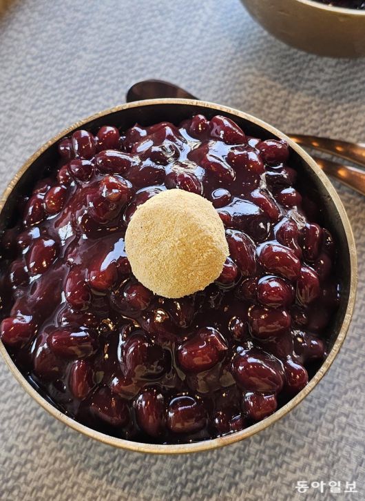 지족마을 ‘팥파이스’의 팥빙수. 남해=김선미 기자 kimsunmi@donga.com