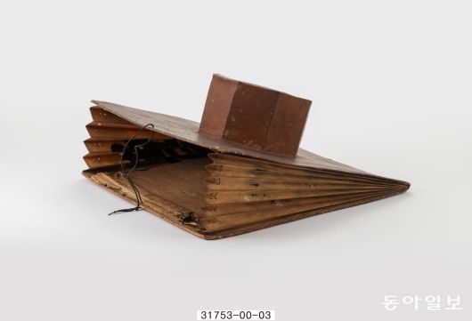 국립민속박물관 소장 갓집.