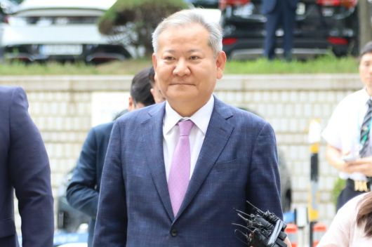 이상민 전 행정안전부 장관이 31일 오후 서울 서초구 서울중앙지방법원에서 열릴 구속 전 피의자 심문에 출석하고 있다. 2025.7.31 뉴스1