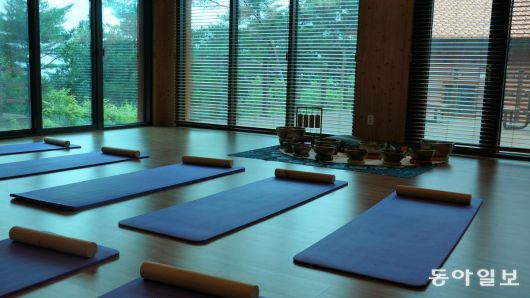 태학산 자연휴양림에 있는 태학산치유센터 명상실.