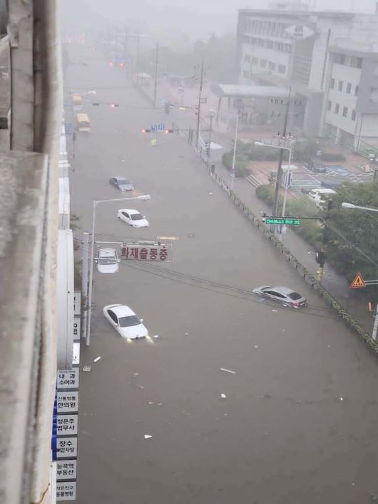 13일 오후 경기북부에 집중호우가 쏟아져 고양시 능곡역 일대가 침수됐던 모습. (사진=독자제공)