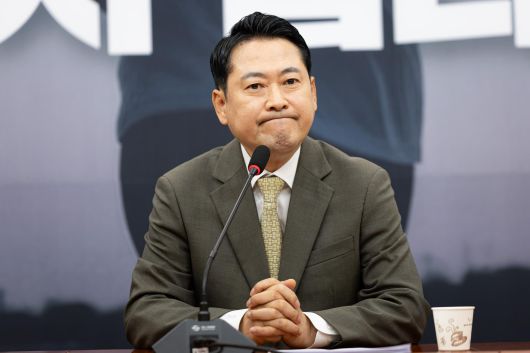 장동혁 국민의힘 대표가 9일 서울 여의도 국회에서 정청래 더불어민주당 대표의 교섭단체 대표 연설에 대한 입장을 밝히고 있다. 2025.9.9/뉴스1