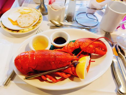 하와이주의 중심지인 오아후섬에서 제공하는 3스타 랍스터 요리.