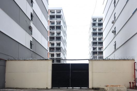 18일(현지시간) 캄보디아 시아누크빌 내 범죄단지로 알려진 건물. 2025.10.18 뉴스1