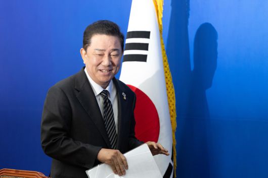 김병기 더불어민주당 원내대표가 19일 서울 여의도 국회에서 열린 국정감사 기자간담회에 참석하고 있다. 뉴스1