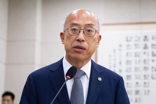 조원철 법제처장이 24일 서울 여의도 국회에서 열린 법제사법위원회의 법제처에 대한 국정감사에서 인사말 및 업무보고를 하고 있다. 2025.10.24/뉴스1