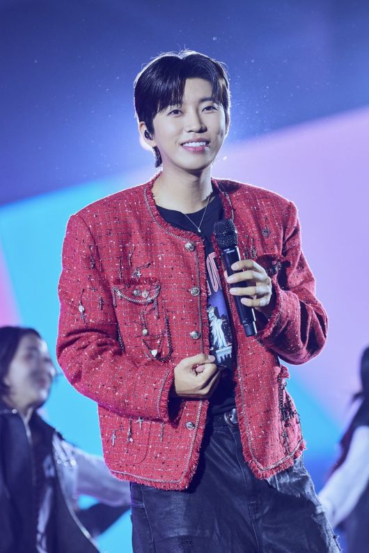 임영웅의 ‘IM HERO’ 서울 콘서트가 오는 30일 티빙을 통해 전 국민 무료 생중계된다. 인천에 이어 대구 공연도 예정돼 있으며, 정규 2집 기반의 새 무대와 다채로운 퍼포먼스가 팬들의 기대를 모은다.  ⓒ뉴시스