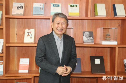 권영민 서울대 명예교수