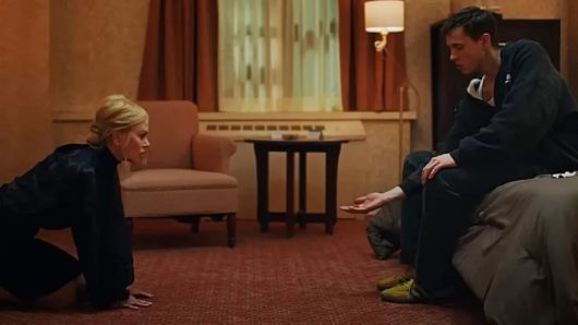 배우 니콜 키드먼(왼쪽) 주연의 영화 ‘베이비걸’. ㈜더쿱디스트리뷰션 제공