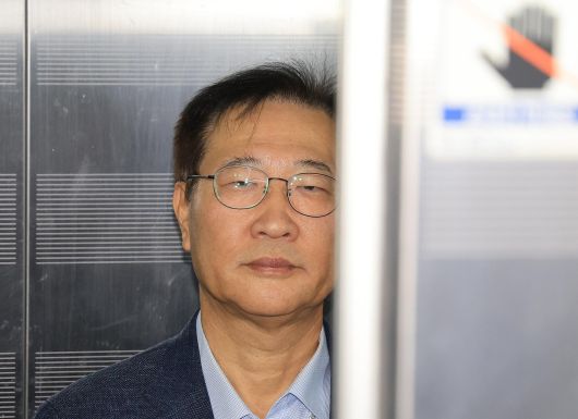 박성재 전 법무부 장관이 지난달 24일 서울 서초구 순직해병 특검 사무실에 피의자 신분으로 조사를 받기 위해 출석하고 있다. 뉴스1